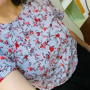 🌸 cute top🌸 3 FOR $15 Deal. 🤩